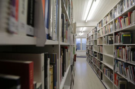 La bibliothèque au Porzellanikon de Selb